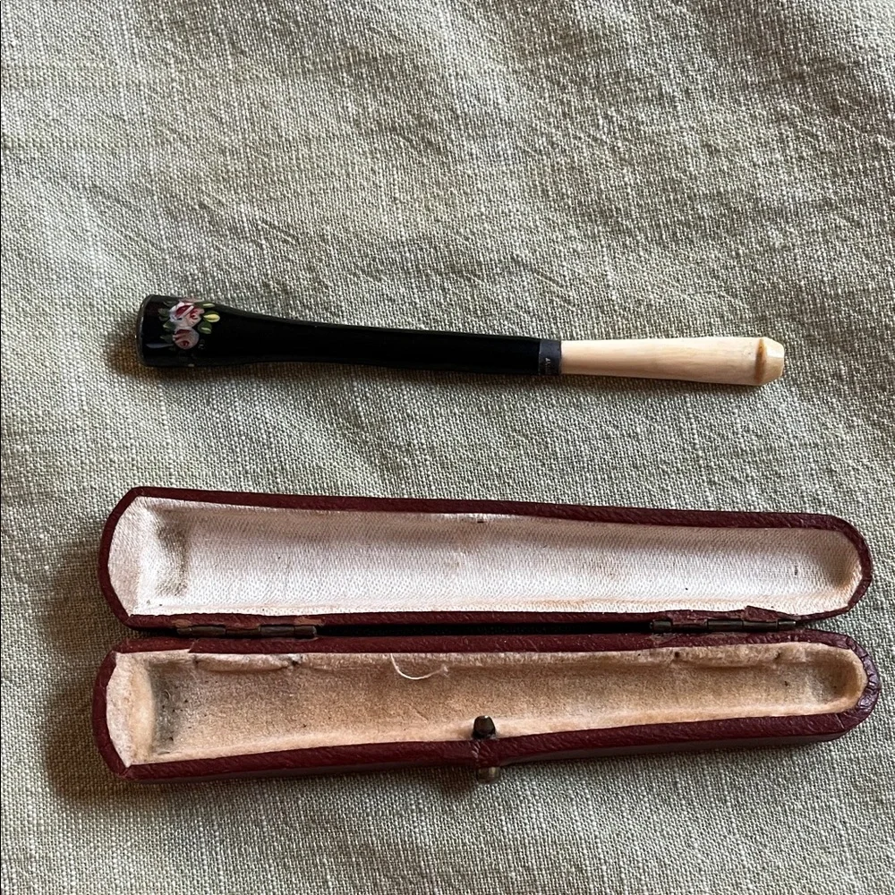 Vintage Cigarette Holder with Leather Case 1920-1930 Hand Painted Red Rose - Picture 1 of 13